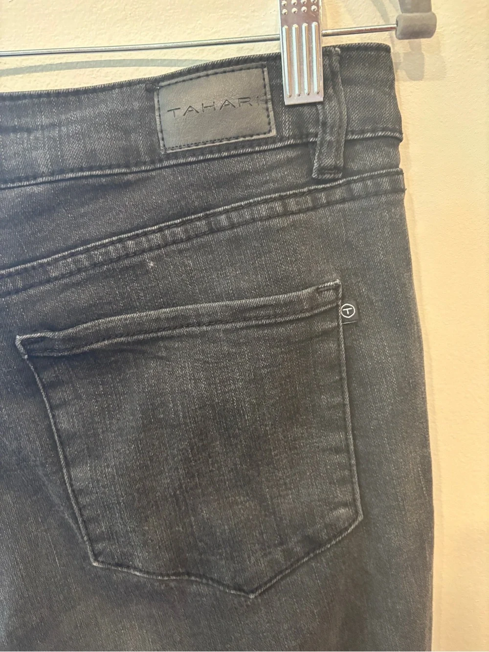 Tahari Kelly Classic Skinny Black Jeans - Size 10